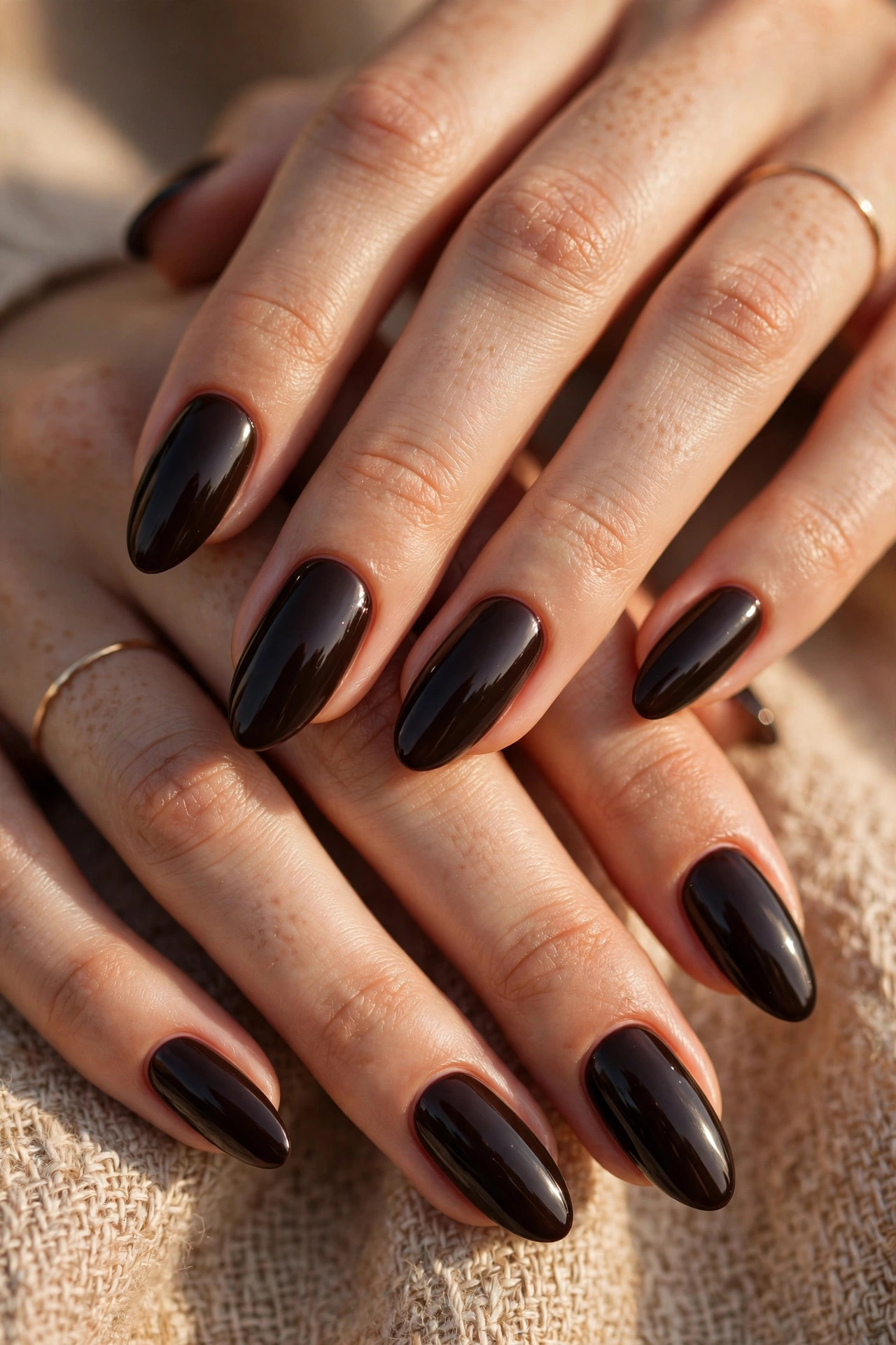Latte nail design: Espresso Gloss